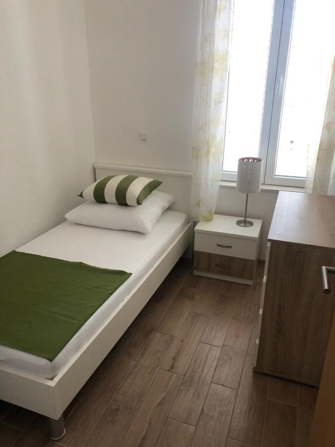 Apartman Tijana Appartamento Makarska Esterno foto