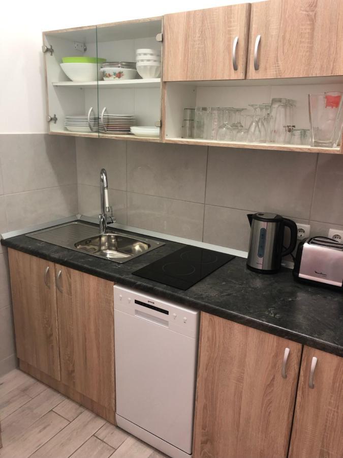 Apartman Tijana Appartamento Makarska Esterno foto